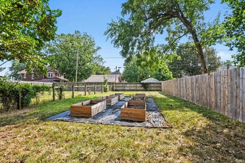 Tiny photo for 131 S Vine Street, Elkhart, IN 46514 (MLS # 202636503)