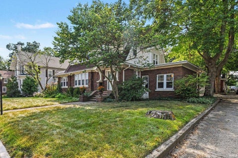 Tiny photo for 131 S Vine Street, Elkhart, IN 46514 (MLS # 202636503)