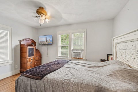 Tiny photo for 131 S Vine Street, Elkhart, IN 46514 (MLS # 202636503)