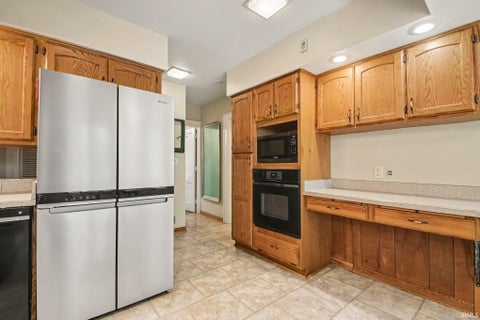 Tiny photo for 131 S Vine Street, Elkhart, IN 46514 (MLS # 202636503)