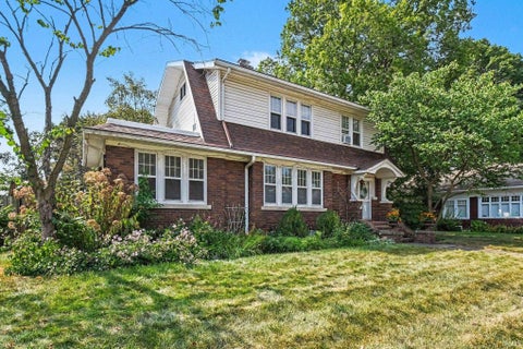 Tiny photo for 131 S Vine Street, Elkhart, IN 46514 (MLS # 202636503)