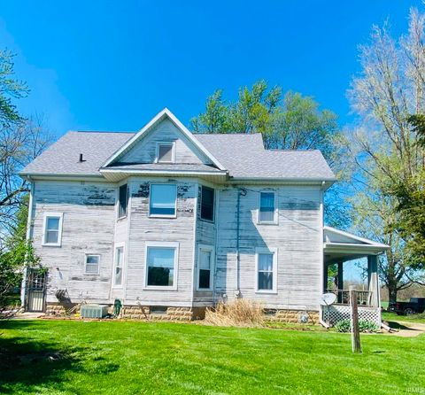 Photo of 4312 N Old State Rd 17 Road, Rochester, IN 46975 (MLS # 202614236)