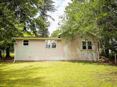 Tiny photo for 401 Georgia Street, Walkerton, IN 46574 (MLS # 202622263)