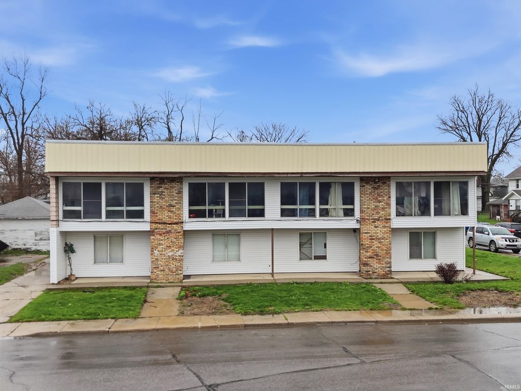 Photo of 1821 E Pontiac Street, Fort Wayne, IN 46803 (MLS # 202611166)