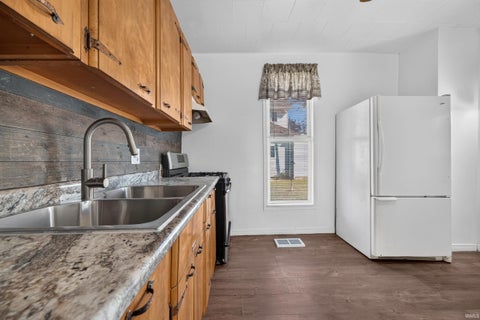 Tiny photo for 219 W 7th Street, Peru, IN 46970 (MLS # 202644260)