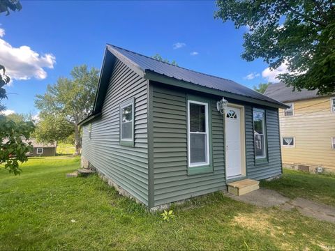 Tiny photo for 309 5th Street, Ligonier, IN 46767 (MLS # 202625501)