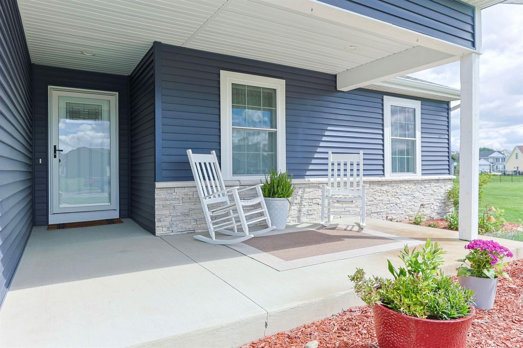 Photo of 30477 Pine Bluff Drive, Elkhart, IN 46517 (MLS # 202616489)