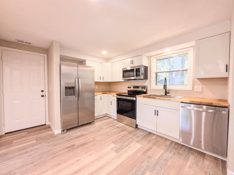 Tiny photo for 1913 Kendawa Drive, Fort Wayne, IN 46815 (MLS # 202634808)