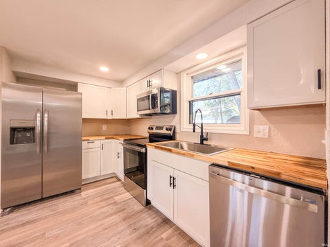 Tiny photo for 1913 Kendawa Drive, Fort Wayne, IN 46815 (MLS # 202634808)