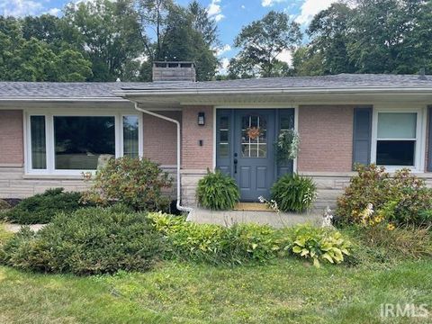 Tiny photo for 1755 W Farview Drive, Peru, IN 46970 (MLS # 202535012)