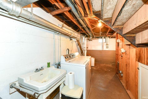 Tiny photo for 690 High Street, Middletown, IN 47356 (MLS # 202643695)