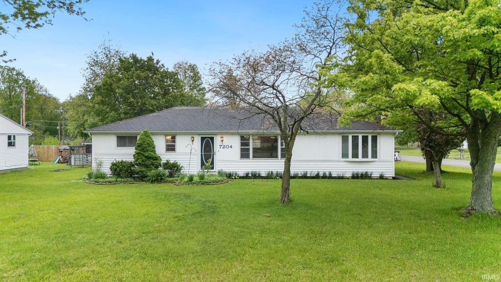 Photo of 7204 Linda Drive, Fort Wayne, IN 46835 (MLS # 202615894)