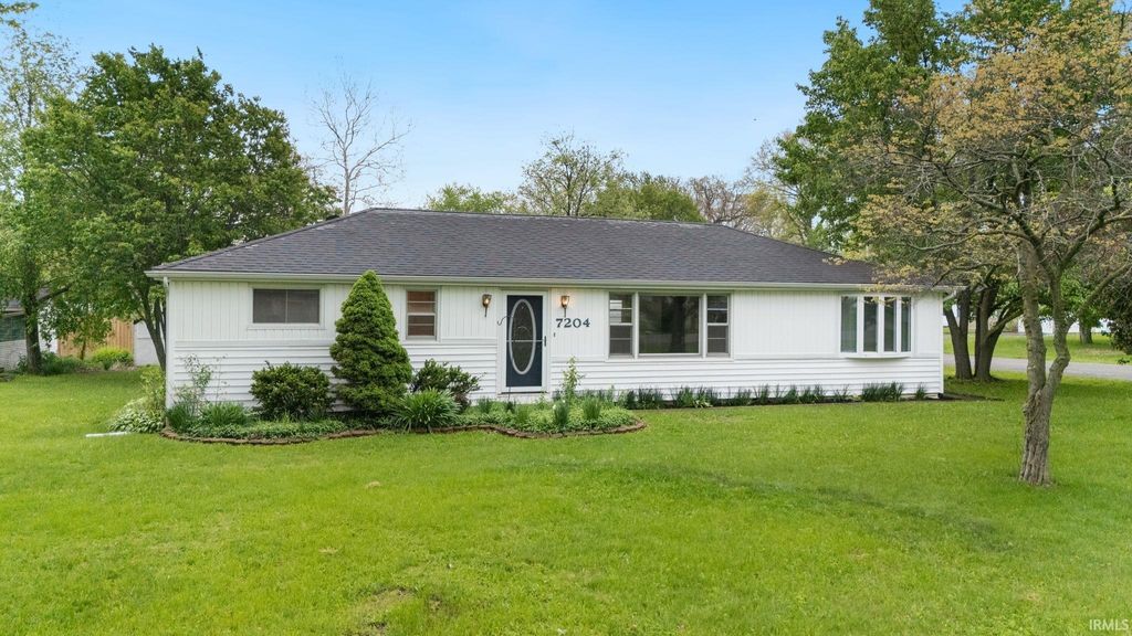 Photo of 7204 Linda Drive, Fort Wayne, IN 46835 (MLS # 202615894)