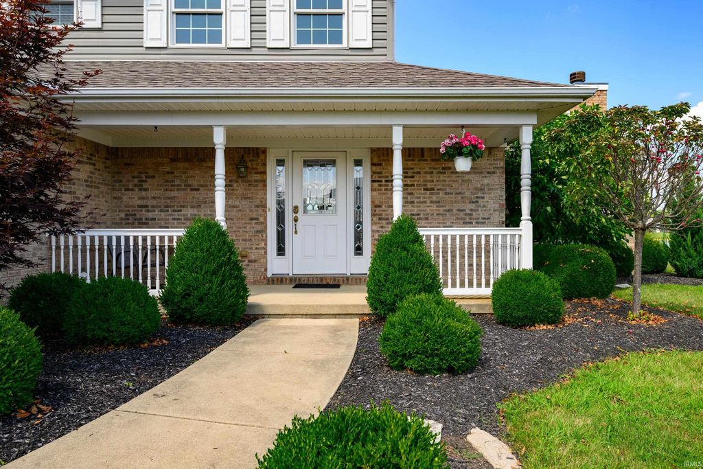 Photo of 9500 W Thurston Court, Yorktown, IN 47396 (MLS # 202606129)