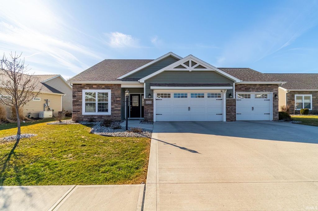 Photo of 15435 Verano Place, Fort Wayne, IN 46845 (MLS # 202607164)