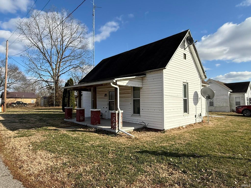 Photo of 4167 N Walnut Street, Richland, IN 47634 (MLS # 202606182)