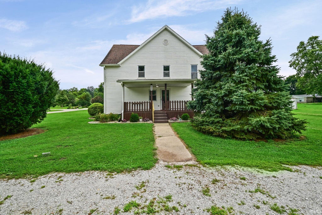 Photo of 701 W ELM Street, Cayuga, IN 47928 (MLS # 202633849)