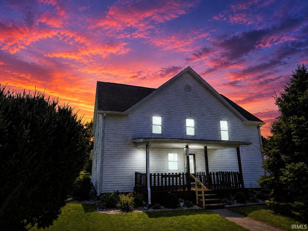 Photo of 701 W ELM Street, Cayuga, IN 47928 (MLS # 202633849)