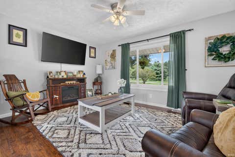 Tiny photo for 6726 E CR 150 North, Logansport, IN 46947 (MLS # 202632554)