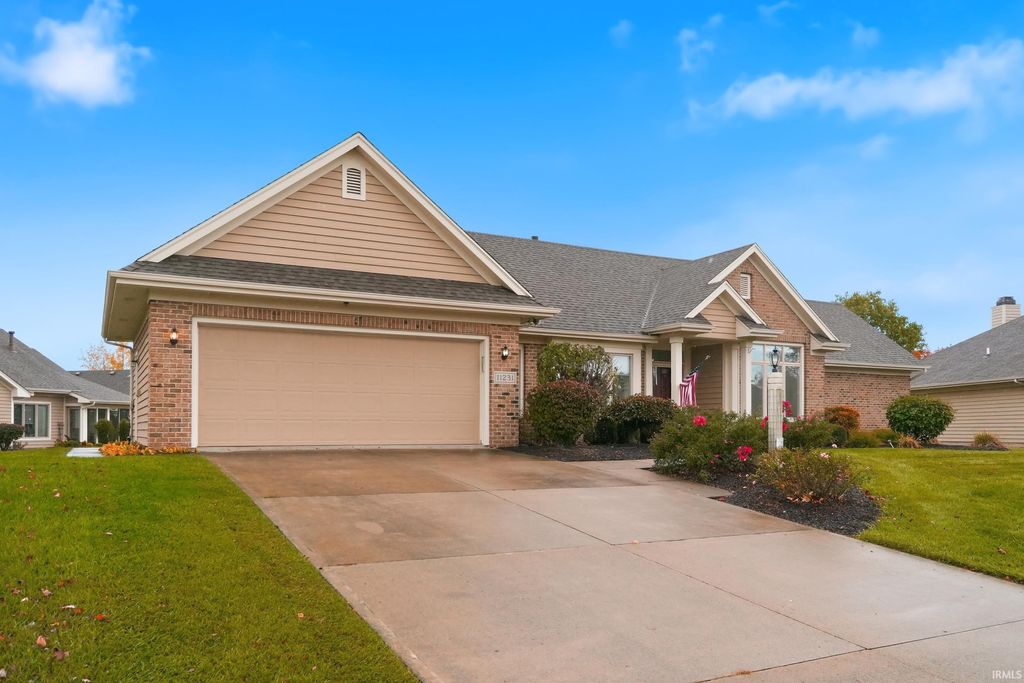 Photo of 11231 Creekwood Drive, Fort Wayne, IN 46814 (MLS # 202544529)