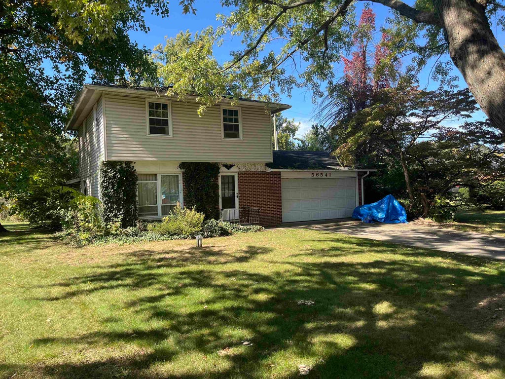 Photo of 56541 Mark Manor Drive, Elkhart, IN 46514 (MLS # 202643375)