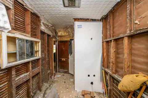 Tiny photo for 118 W 16th Street, Anderson, IN 46016 (MLS # 202612674)