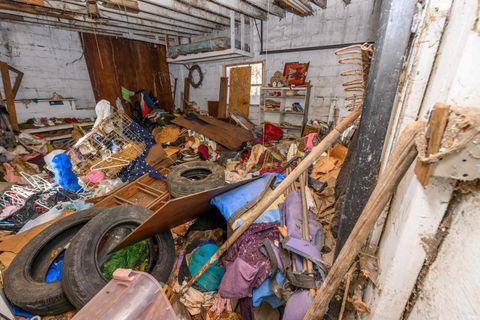 Tiny photo for 118 W 16th Street, Anderson, IN 46016 (MLS # 202612674)