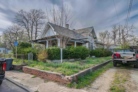 Photo of 118 W 16th Street, Anderson, IN 46016 (MLS # 202612674)