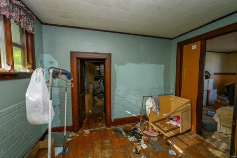 Tiny photo for 118 W 16th Street, Anderson, IN 46016 (MLS # 202612674)