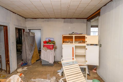 Tiny photo for 118 W 16th Street, Anderson, IN 46016 (MLS # 202612674)