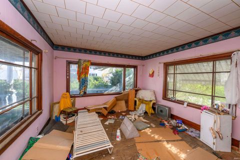 Tiny photo for 118 W 16th Street, Anderson, IN 46016 (MLS # 202612674)