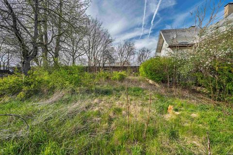 Tiny photo for 118 W 16th Street, Anderson, IN 46016 (MLS # 202612674)