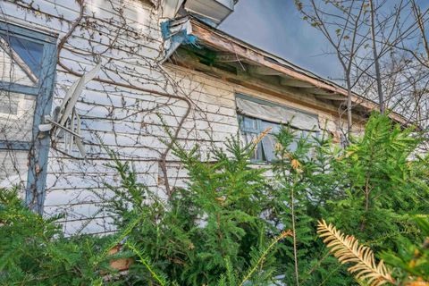 Tiny photo for 118 W 16th Street, Anderson, IN 46016 (MLS # 202612674)