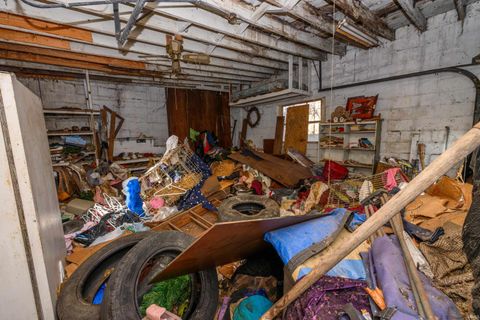 Tiny photo for 118 W 16th Street, Anderson, IN 46016 (MLS # 202612674)