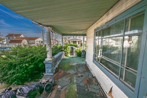 Tiny photo for 118 W 16th Street, Anderson, IN 46016 (MLS # 202612674)