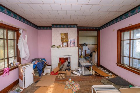 Tiny photo for 118 W 16th Street, Anderson, IN 46016 (MLS # 202612674)