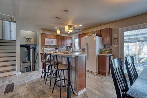 Tiny photo for 313 W Buena Vista Road, Evansville, IN 47710 (MLS # 202611731)