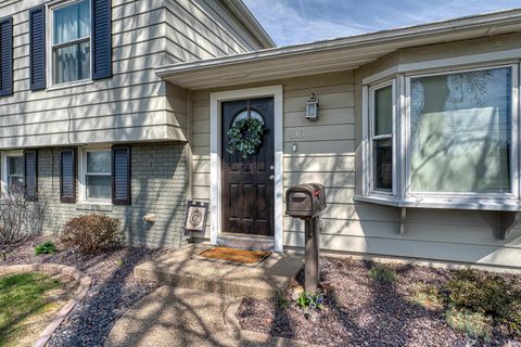 Tiny photo for 313 W Buena Vista Road, Evansville, IN 47710 (MLS # 202611731)