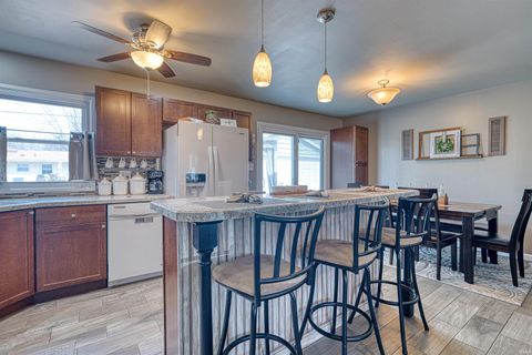 Tiny photo for 313 W Buena Vista Road, Evansville, IN 47710 (MLS # 202611731)