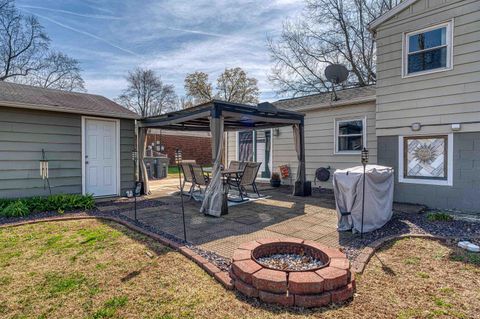 Tiny photo for 313 W Buena Vista Road, Evansville, IN 47710 (MLS # 202611731)