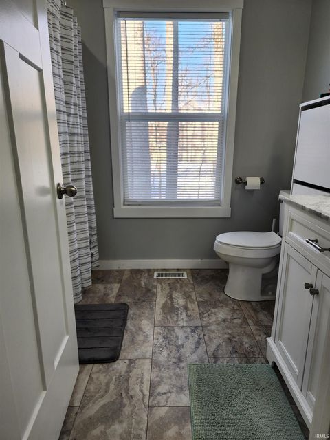 Tiny photo for 44 Sherwood Lane, Bedford, IN 47421 (MLS # 202602801)