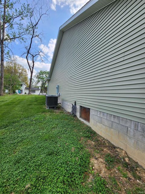 Tiny photo for 44 Sherwood Lane, Bedford, IN 47421 (MLS # 202602801)