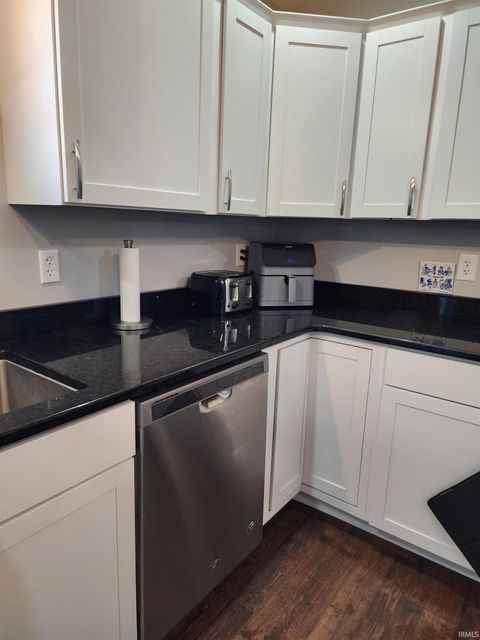 Tiny photo for 44 Sherwood Lane, Bedford, IN 47421 (MLS # 202602801)