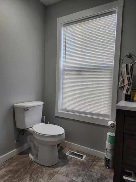 Tiny photo for 44 Sherwood Lane, Bedford, IN 47421 (MLS # 202602801)