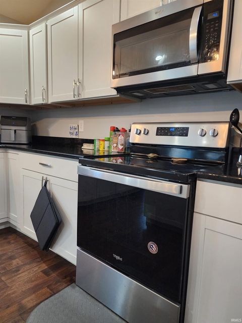 Tiny photo for 44 Sherwood Lane, Bedford, IN 47421 (MLS # 202602801)