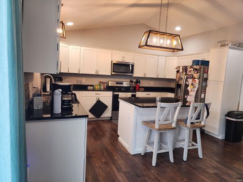 Tiny photo for 44 Sherwood Lane, Bedford, IN 47421 (MLS # 202602801)