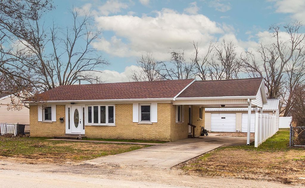 Photo of 1136 E Water Street, Mount Vernon, IN 47620 (MLS # 202602555)