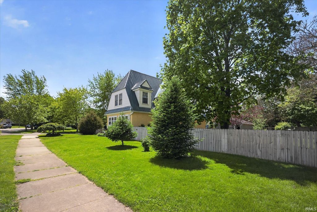 Photo of 2617 Erskine Boulevard, South Bend, IN 46614 (MLS # 202616236)