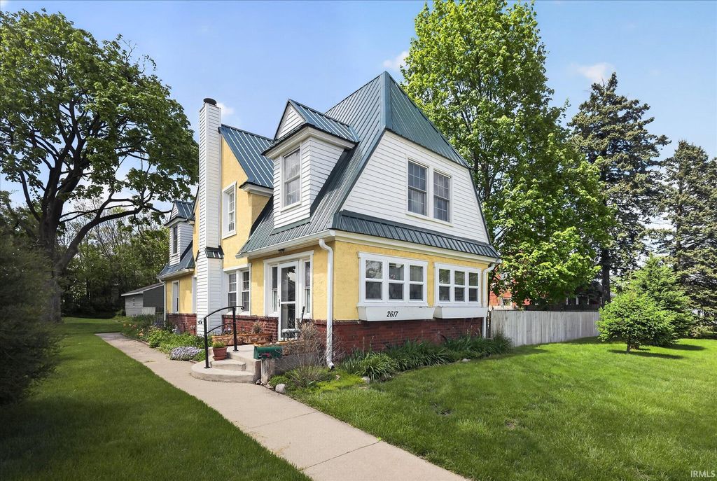 Photo of 2617 Erskine Boulevard, South Bend, IN 46614 (MLS # 202616236)