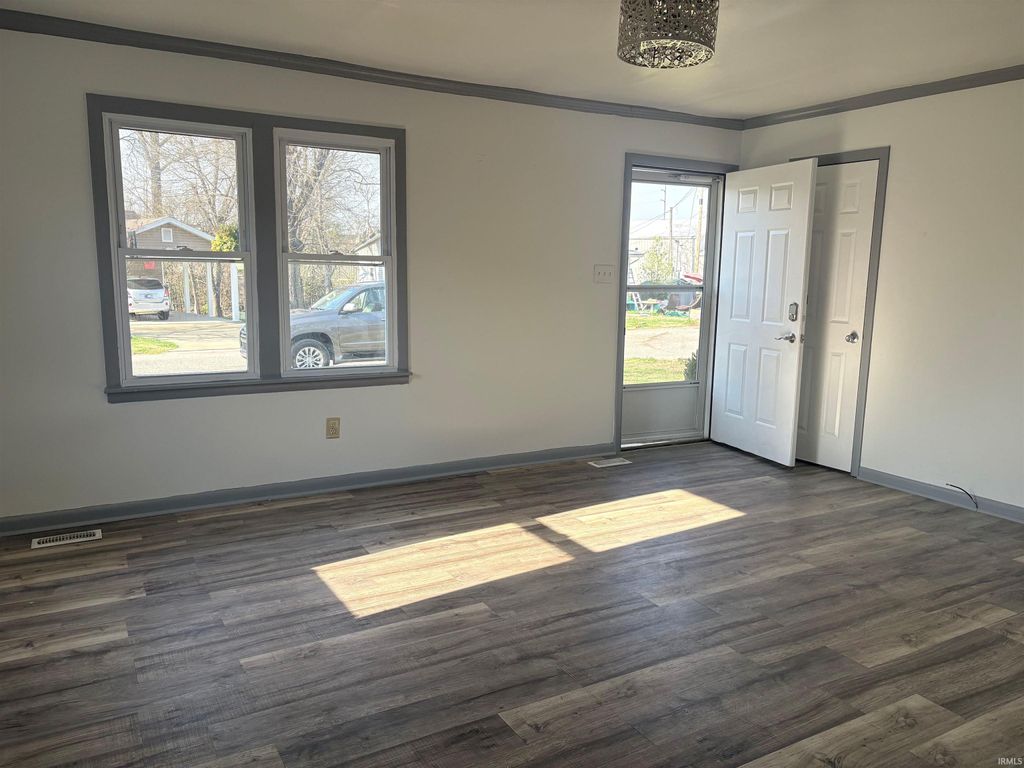 Photo of 2172 Enlow Avenue, Evansville, IN 47711 (MLS # 202610411)